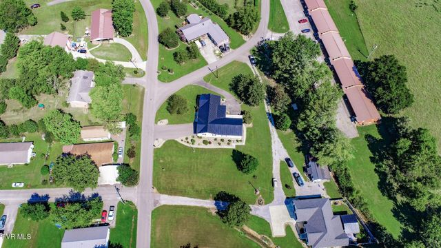 500 Buckingham Dr, Newport, TN 37821