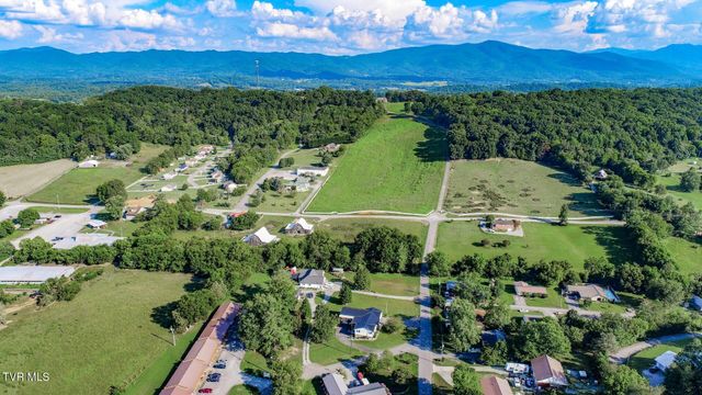 500 Buckingham Dr, Newport, TN 37821