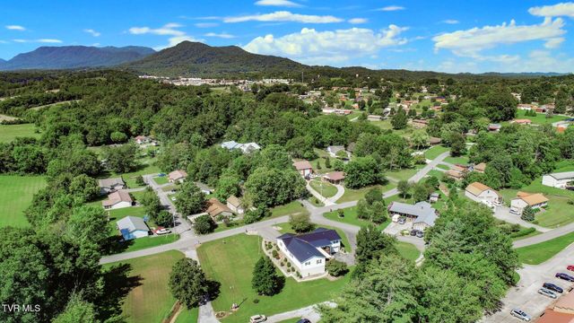 500 Buckingham Dr, Newport, TN 37821