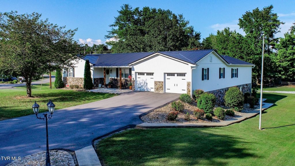 500 Buckingham Dr, Newport, TN 37821