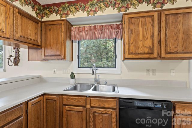 320 Dawnbrook Drive, Flat Rock, NC 28731