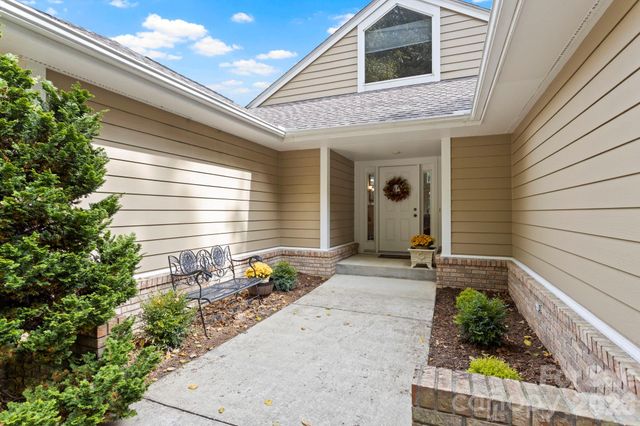 320 Dawnbrook Drive, Flat Rock, NC 28731