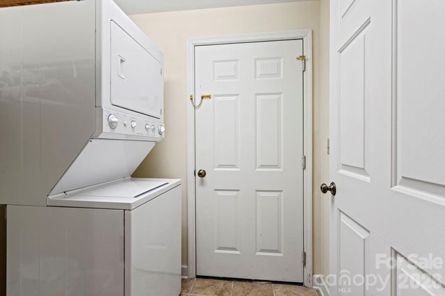320 Dawnbrook Drive, Flat Rock, NC 28731