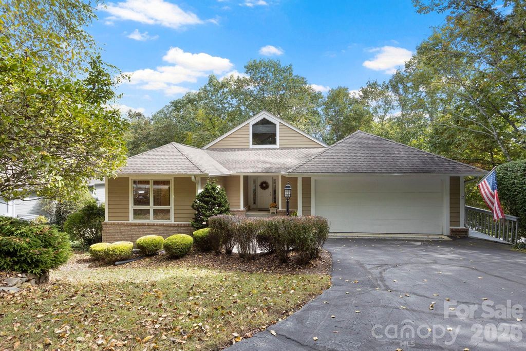 320 Dawnbrook Drive, Flat Rock, NC 28731