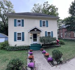 706 E Michigan Avenue, Marshall, MI 49068