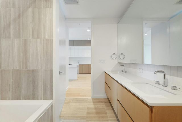 313 W 17th ST 1503, Austin, TX 78701