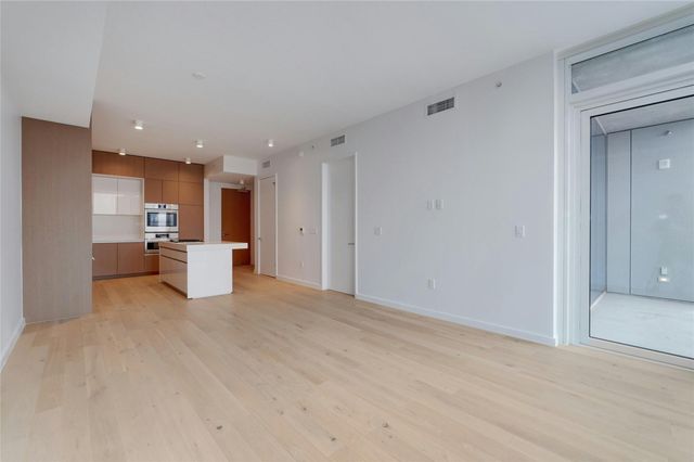 313 W 17th ST 1503, Austin, TX 78701