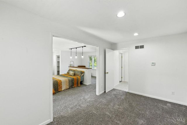 8573 Maineville Road, Hamilton Twp, OH 45039