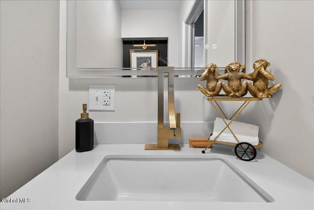 500 State Route 146, Guilderland, NY 12009