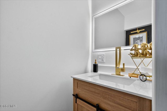 500 State Route 146, Guilderland, NY 12009