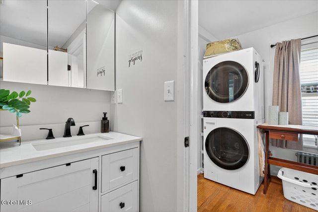 500 State Route 146, Guilderland, NY 12009