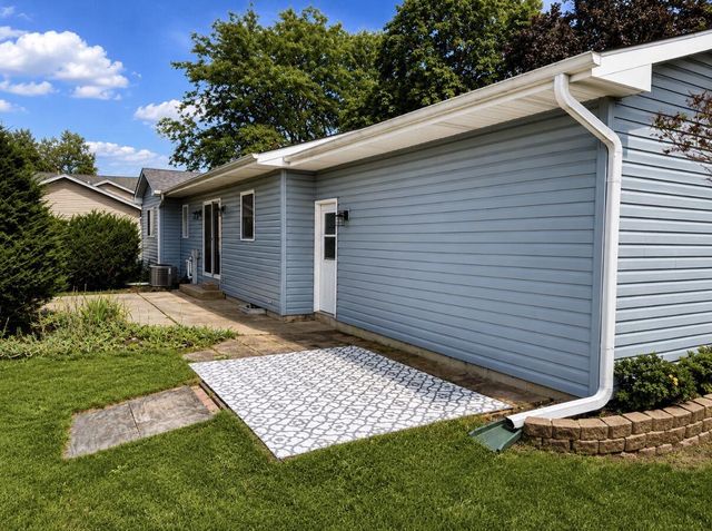 1170 Cypress POINT, Twin Lakes, WI 53181
