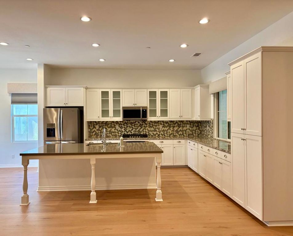 Image 5 of property listing at 3935 Via Amalfi, Palm Desert, CA 92260