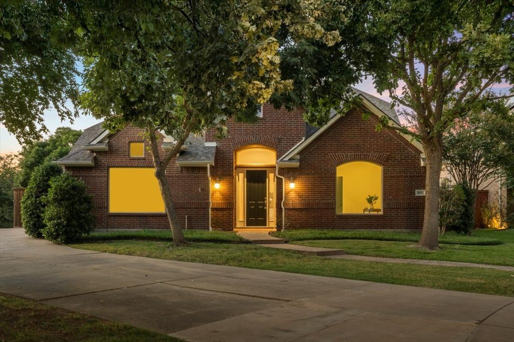 2501 Green Oak Drive, Carrollton, TX 75010