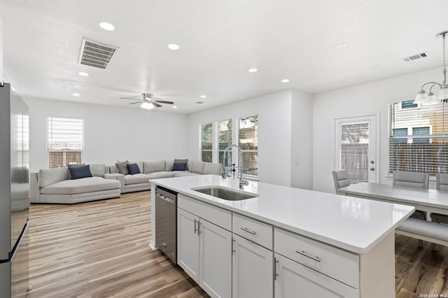 6219 Pecan Tree, San Antonio, TX 78240