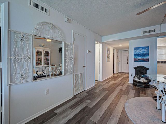 633 ALHAMBRA ROAD 1006, Venice, FL 34285