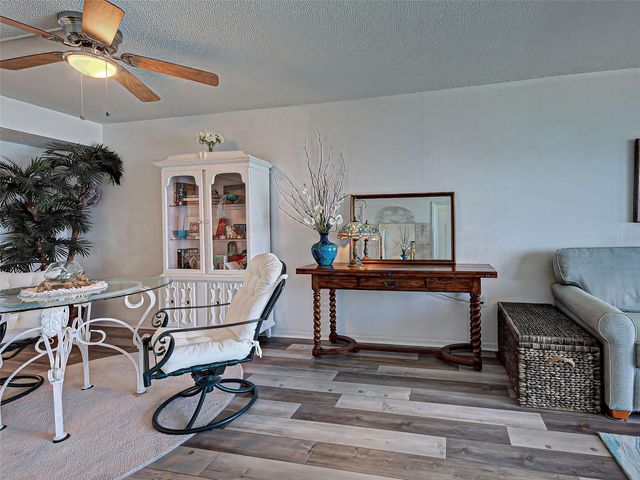 633 ALHAMBRA ROAD 1006, Venice, FL 34285