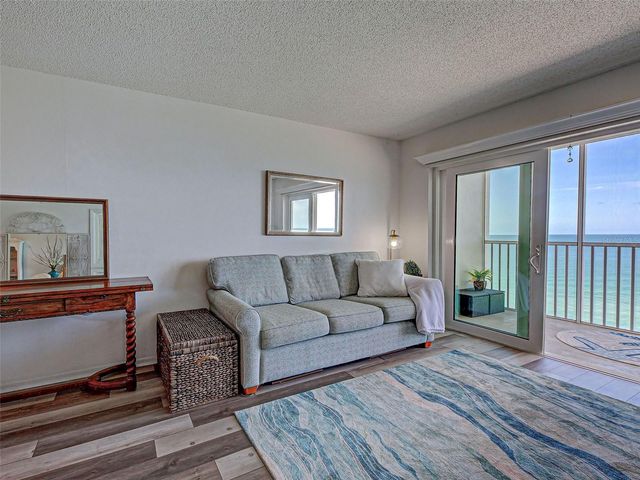 633 ALHAMBRA ROAD 1006, Venice, FL 34285