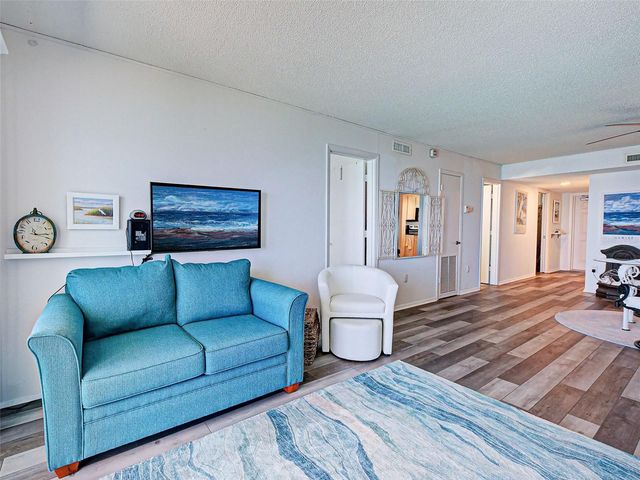 633 ALHAMBRA ROAD 1006, Venice, FL 34285
