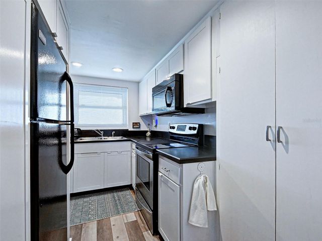633 ALHAMBRA ROAD 1006, Venice, FL 34285