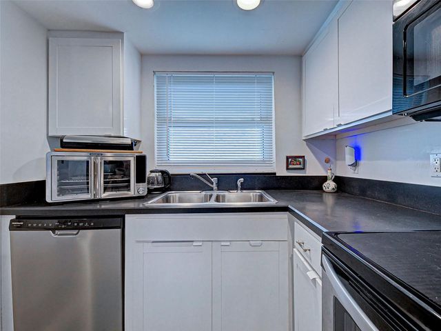 633 ALHAMBRA ROAD 1006, Venice, FL 34285