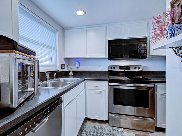 633 ALHAMBRA ROAD 1006, Venice, FL 34285