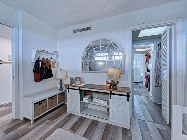 633 ALHAMBRA ROAD 1006, Venice, FL 34285