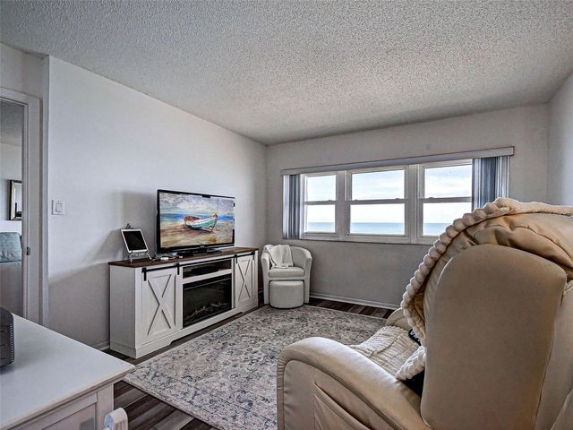 633 ALHAMBRA ROAD 1006, Venice, FL 34285