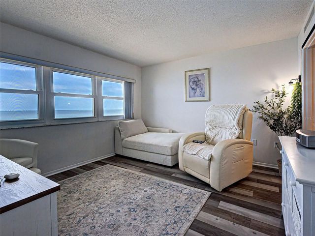 633 ALHAMBRA ROAD 1006, Venice, FL 34285