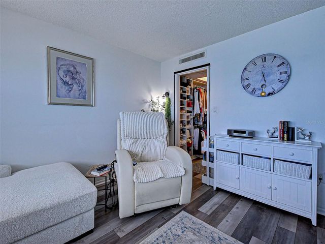 633 ALHAMBRA ROAD 1006, Venice, FL 34285