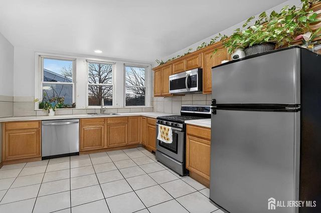 58 Brotherhood Street, Piscataway, NJ 08854