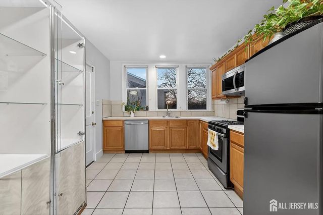 58 Brotherhood Street, Piscataway, NJ 08854