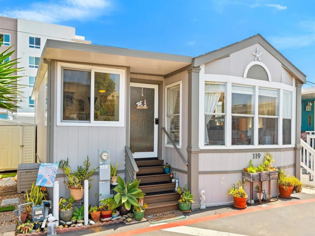Image 7 of property listing at 900 N Cleveland Street 119, Oceanside, CA 92054