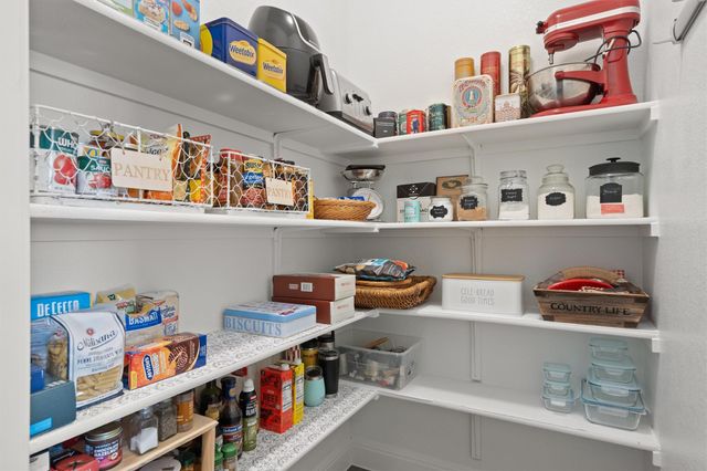 818 Haystack Creek TRL, Georgetown, TX 78633