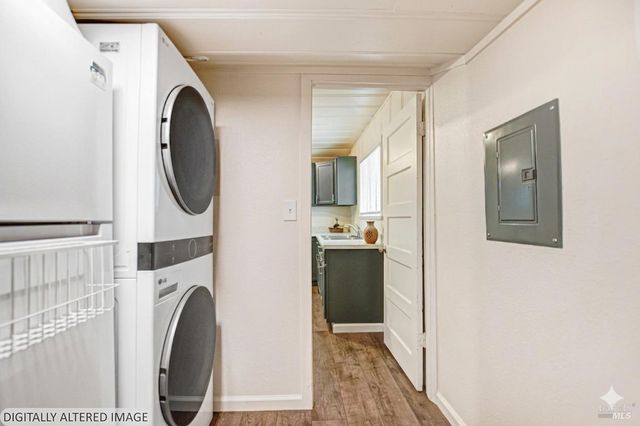 15289 Willow Rd, Guerneville, CA 95446