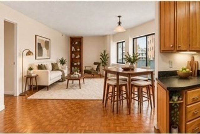 300 Lynn Shore Dr 307, Lynn, MA 01902