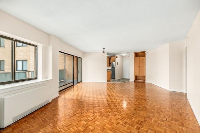300 Lynn Shore Dr 307, Lynn, MA 01902