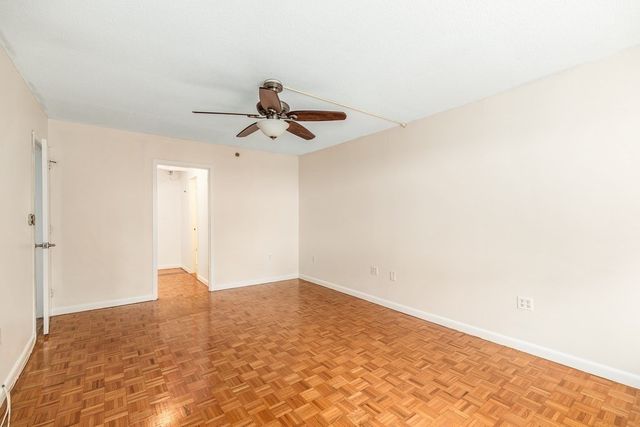 300 Lynn Shore Dr 307, Lynn, MA 01902