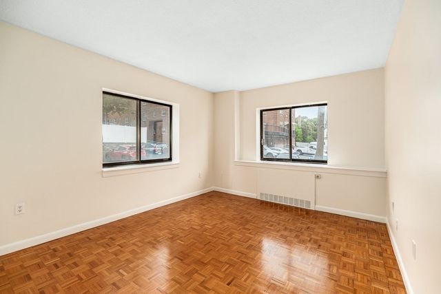 300 Lynn Shore Dr 307, Lynn, MA 01902