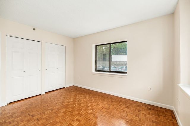 300 Lynn Shore Dr 307, Lynn, MA 01902