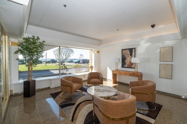 300 Lynn Shore Dr 307, Lynn, MA 01902