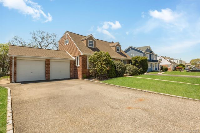 2646 Beech Street, East Meadow, NY 11554