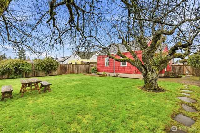 4822 N 8th Street, Tacoma, WA 98406