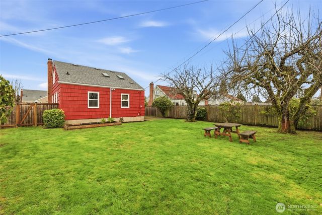 4822 N 8th Street, Tacoma, WA 98406