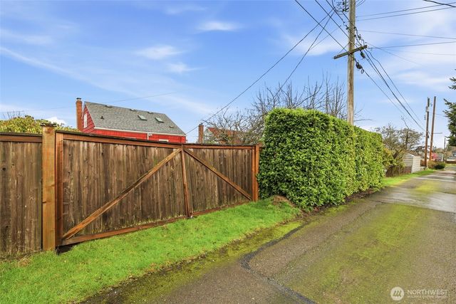 4822 N 8th Street, Tacoma, WA 98406