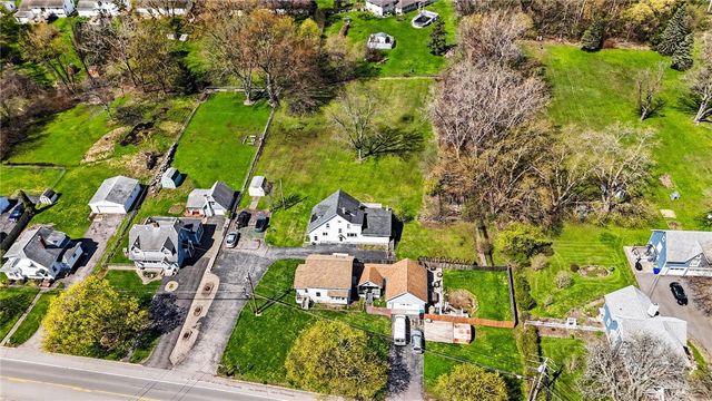 12 Elmgrove Drive, Gates, NY 14606
