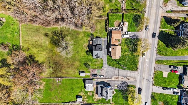 12 Elmgrove Drive, Gates, NY 14606