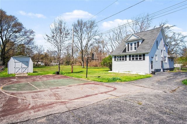 12 Elmgrove Drive, Gates, NY 14606