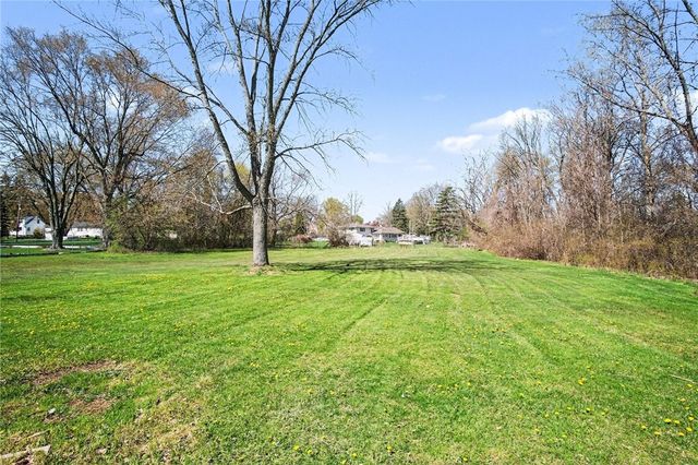 12 Elmgrove Drive, Gates, NY 14606