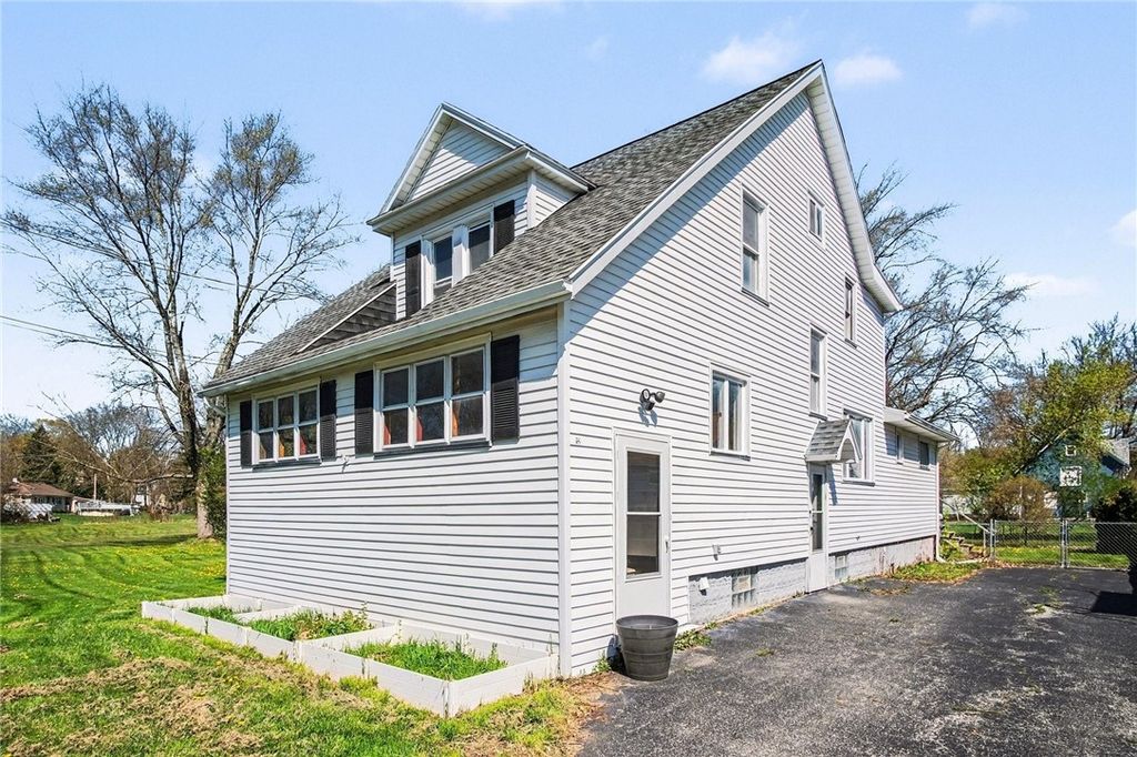 12 Elmgrove Drive, Gates, NY 14606